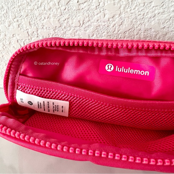 lululemon Everywhere Belt Bag 1L - Picture 3 of 4